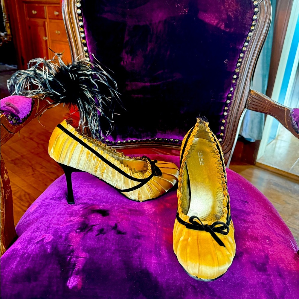 Splash satin baby doll pumps